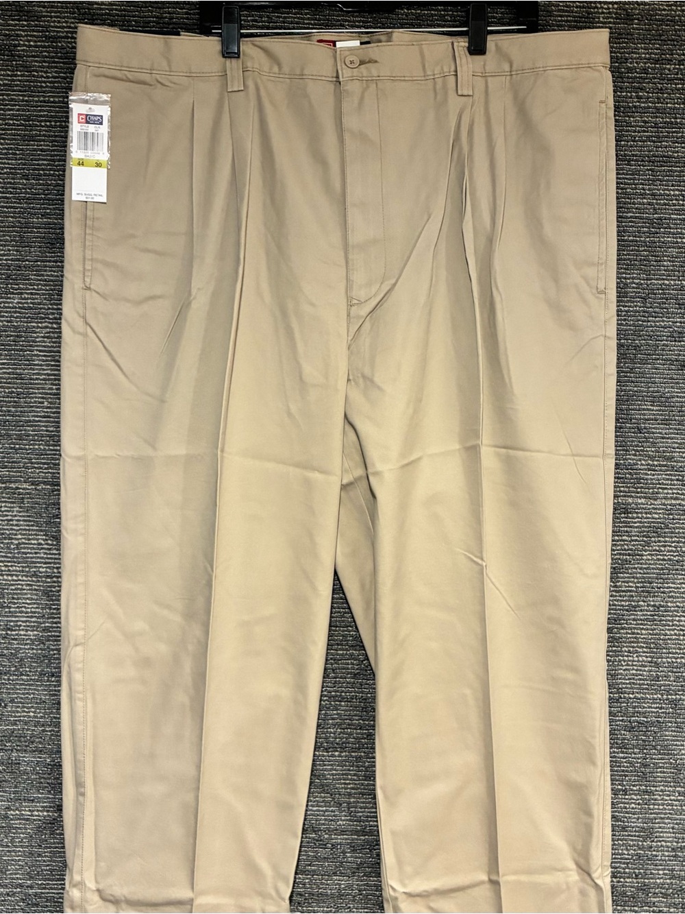 Chaps Men's Pleated Khaki Chinos - Light Tan